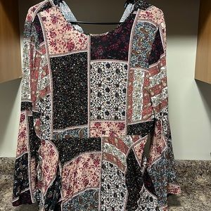 Flowy long sleeve flowy arm dress